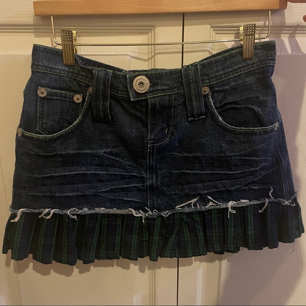 neil and plaid pleated skirt